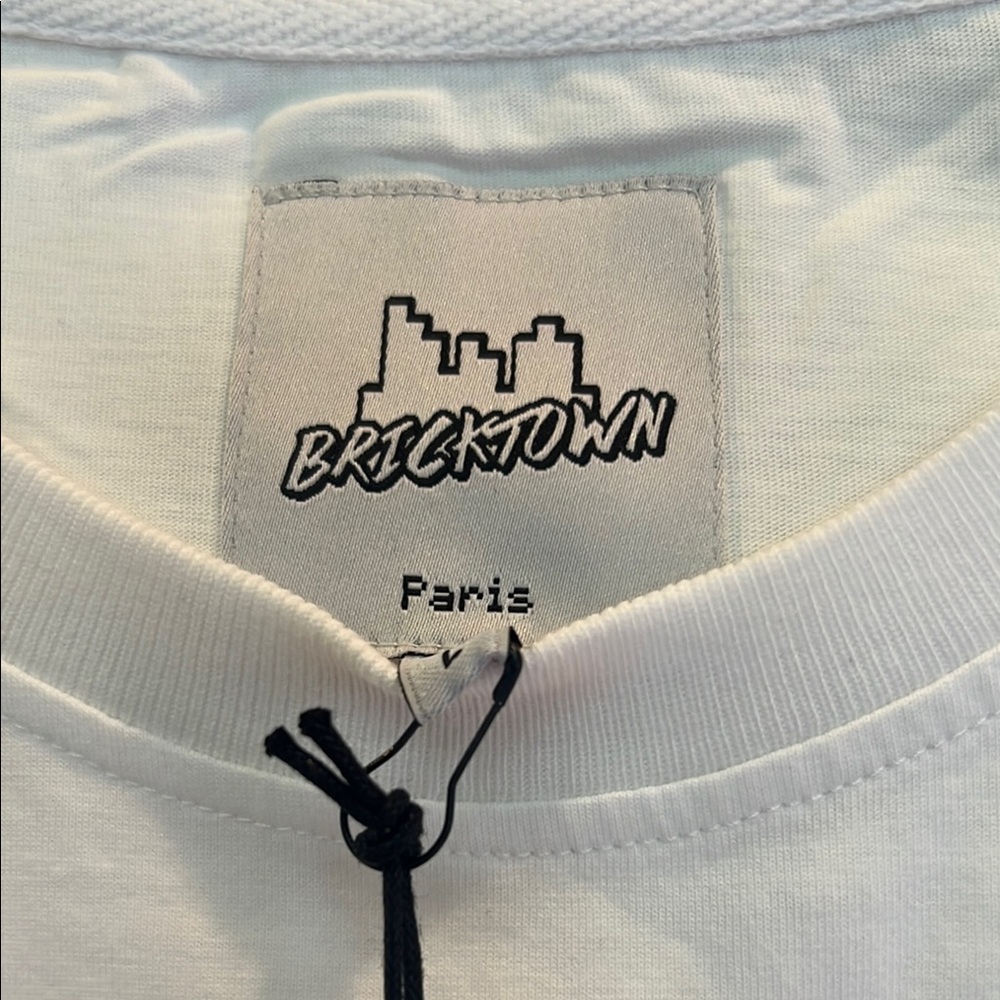 Brick Town Super Mario White T-Shirt with small bobomb Size Large New With tag - Picture 2 of 8